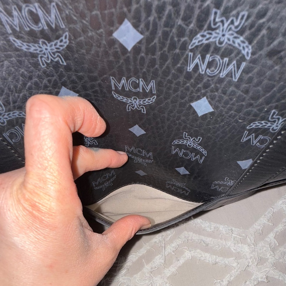 MCM Medium Delmy Visetos Shopper - Picture 10 of 14